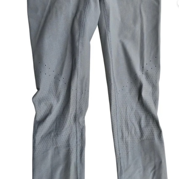 Lululemon In Focus Run Tight – Grey Sage – Size 2 - Picture 4 of 7